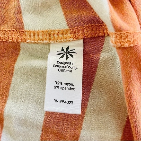 Athleta short skirt soft, cute and comfy - Picture 8 of 12